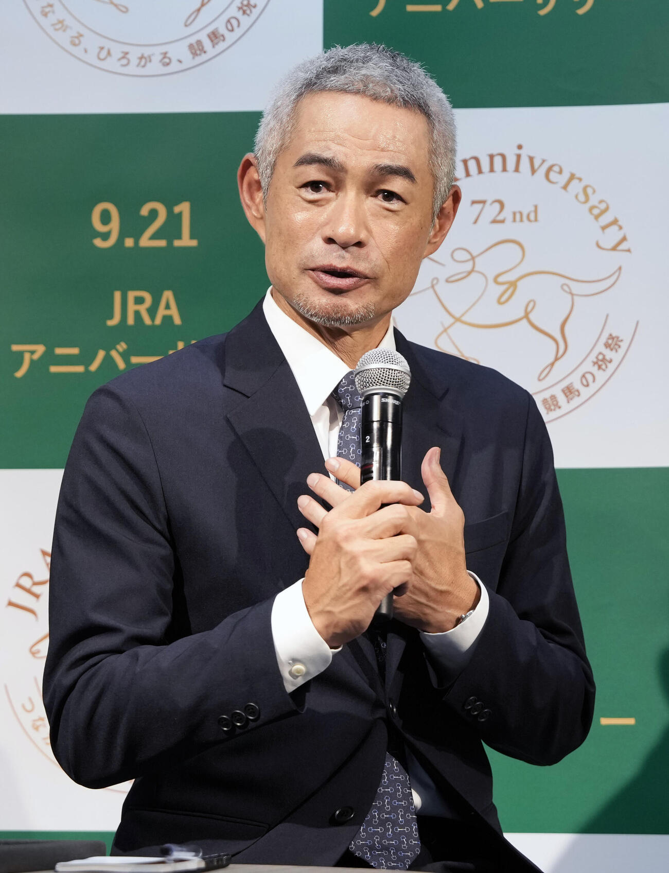 トークするイチロー氏（撮影・小島史椰）