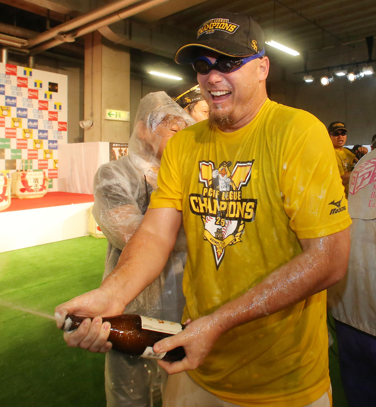 ビール掛けを行うソフトバンク時代のウルフ（2015年9月撮影）