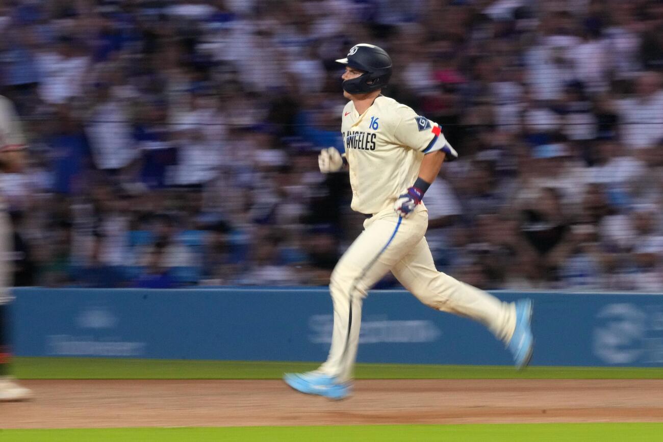 3回、9号ソロを放ったドジャースのスミス（AP）