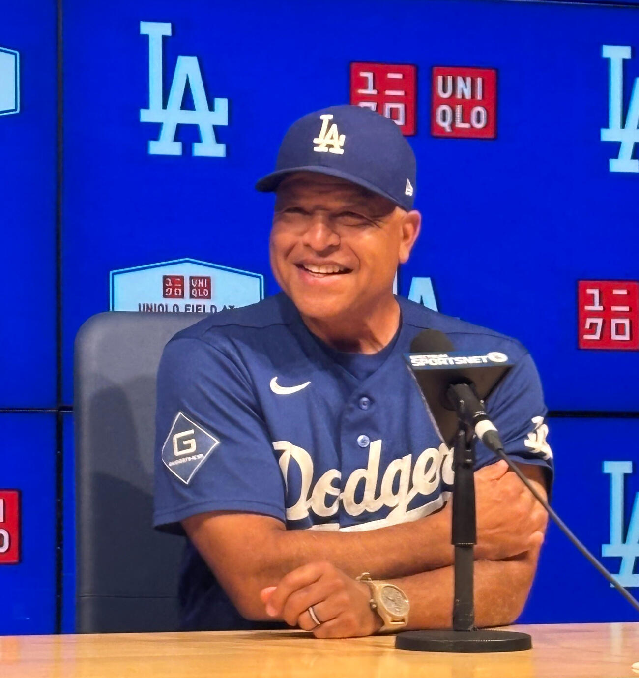 パドレスとの大事なシリーズ初戦前に会見を行うドジャースのデーブ・ロバーツ監督