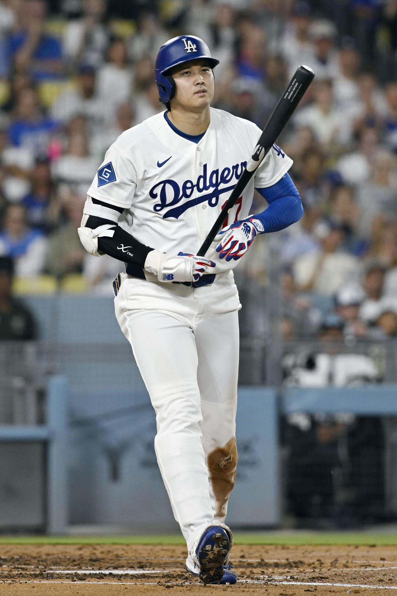パドレス戦の3回、四球を選ぶドジャース・大谷＝ロサンゼルス（共同）