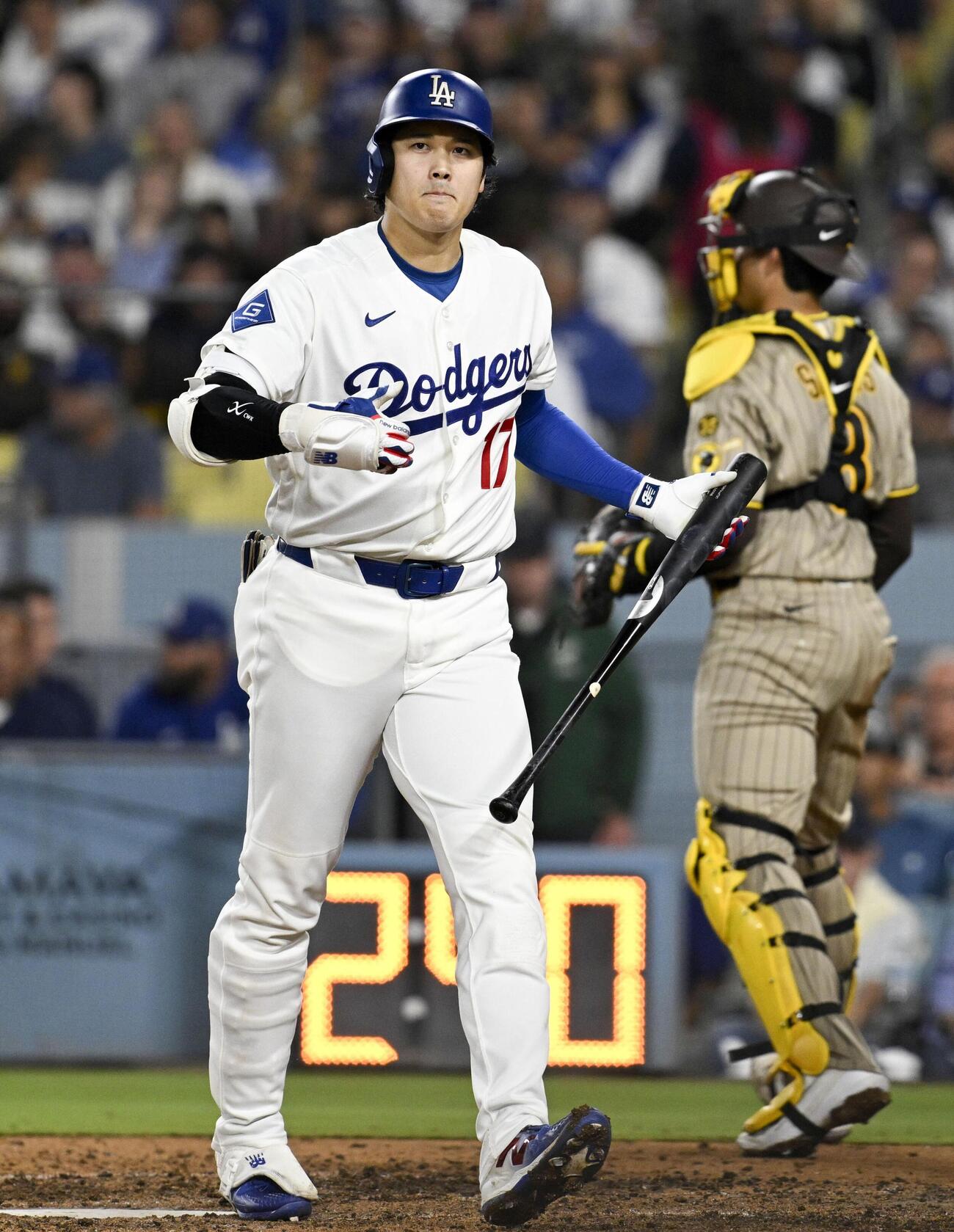 パドレス戦の7回、空振り三振に倒れたドジャース・大谷＝ロサンゼルス（共同）