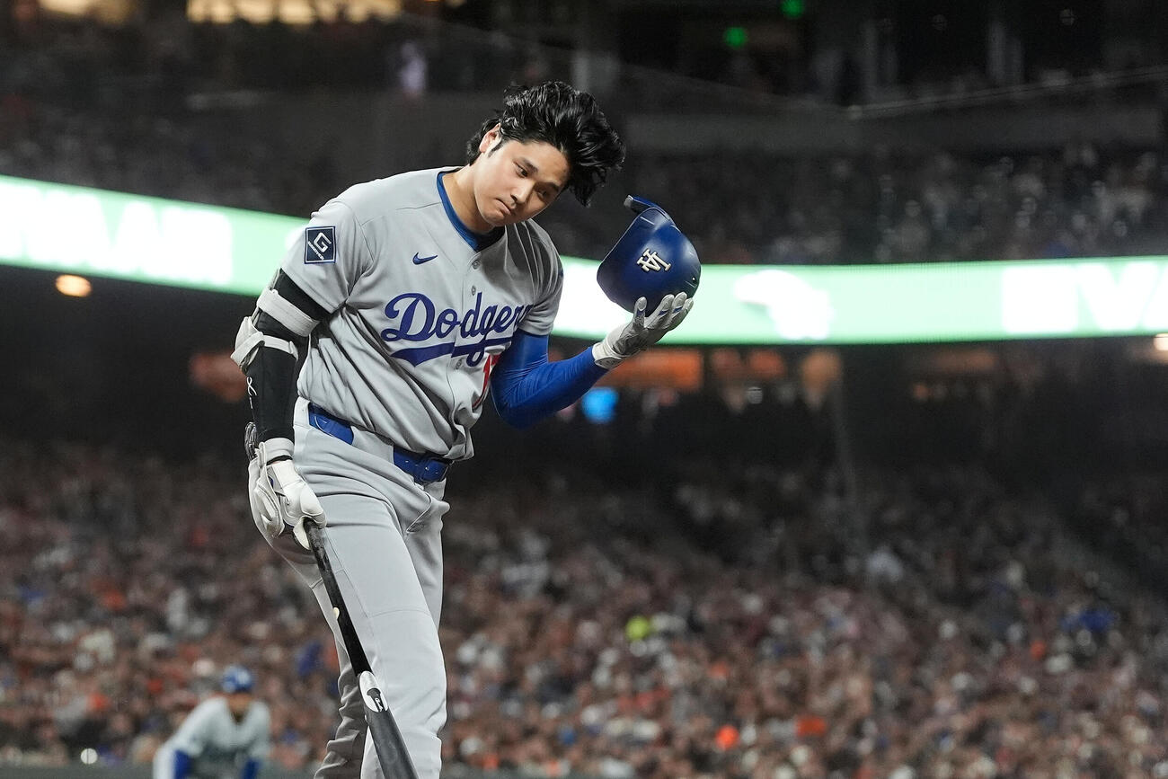 5回、三振に倒れたドジャース大谷（AP）