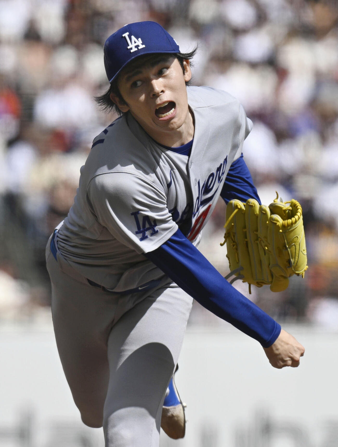 ジャイアンツ戦の5回に3番手で登板したドジャース・佐々木朗＝サンフランシスコ（共同）