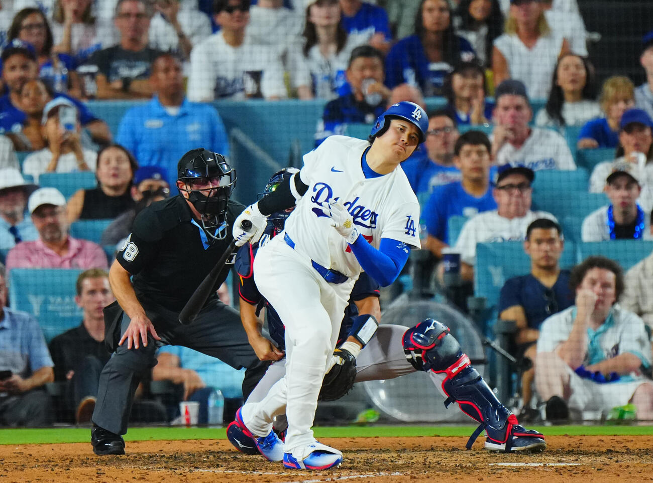 ドジャース対ブレーブス　7回裏ドジャース2死、空振り三振に倒れる大谷翔平（撮影・垰建太）