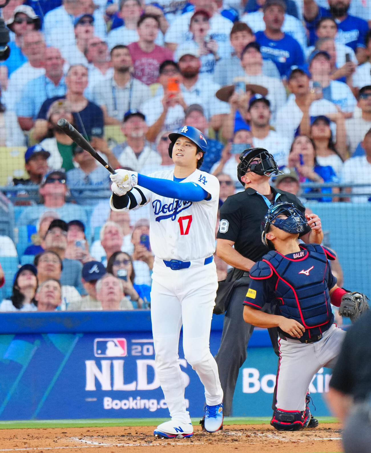 ドジャース対ブレーブス　3回裏ドジャース1死一、二塁、遊飛に倒れる大谷翔平（撮影・垰建太）