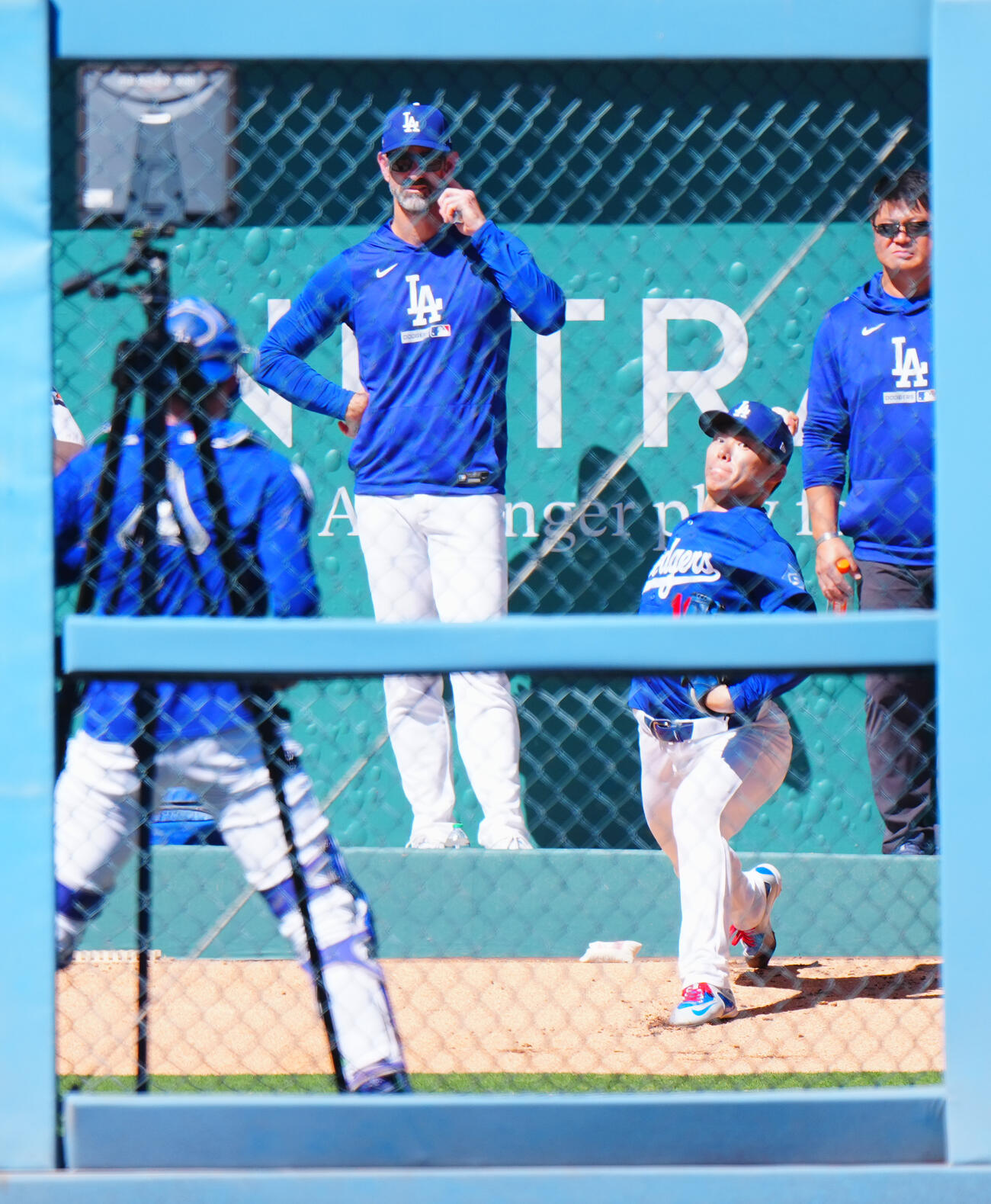 ドジャース対ブレーブス　試合前、ブルペンで投球練習を行うドジャース山本由伸（撮影・垰建太）