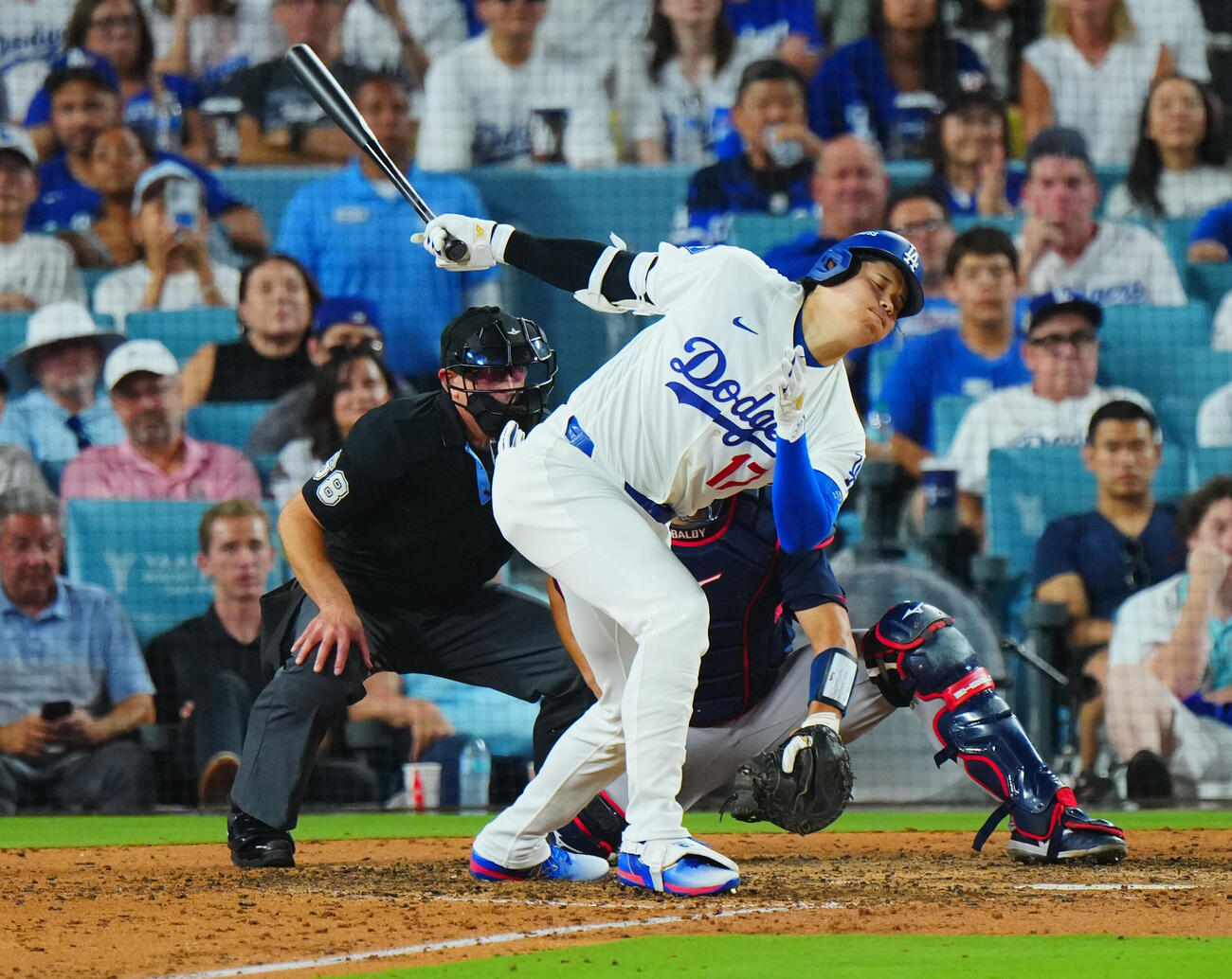 ドジャース対ブレーブス　7回裏ドジャース2死、空振り三振に倒れる大谷翔平（撮影・垰建太）