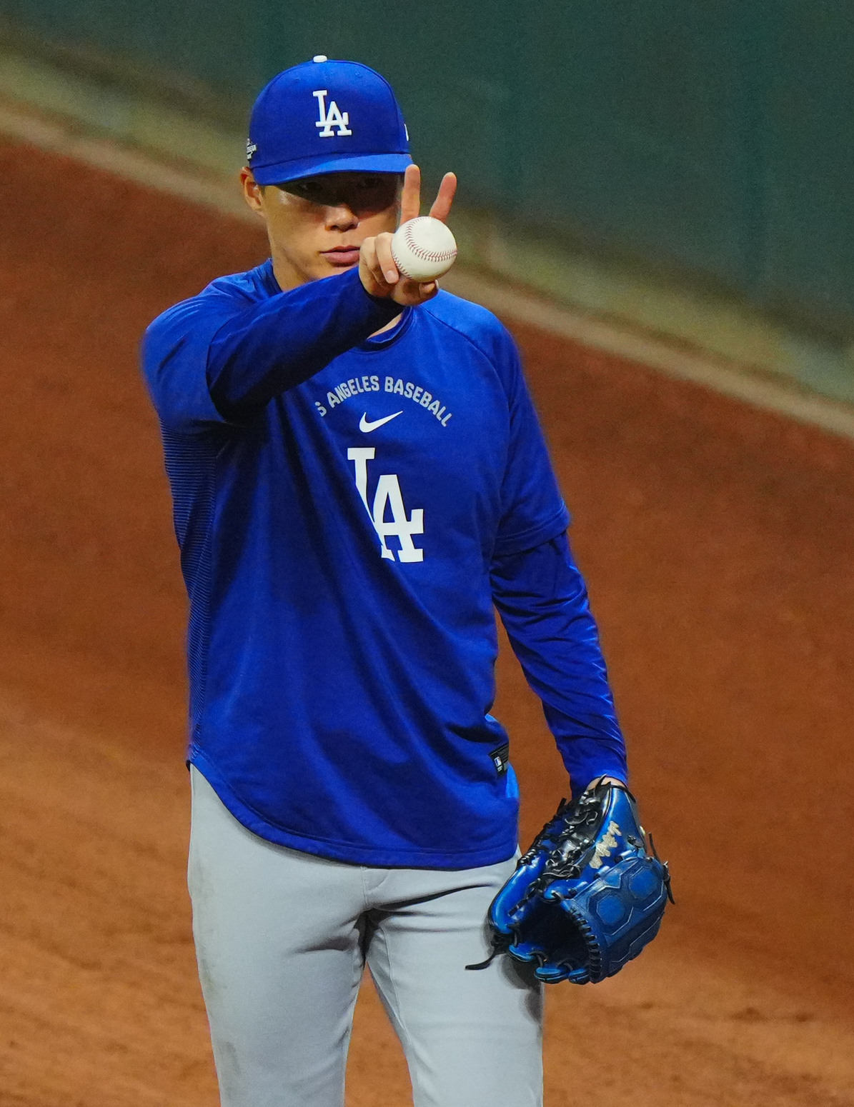 トゥルーイスト・パークで投球練習を行うドジャース山本由伸（撮影・垰建太）