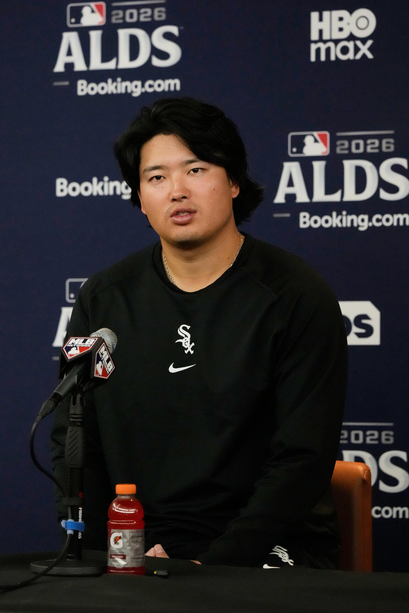 公式会見で第3戦への決意を語ったホワイトソックス村上宗隆（AP）