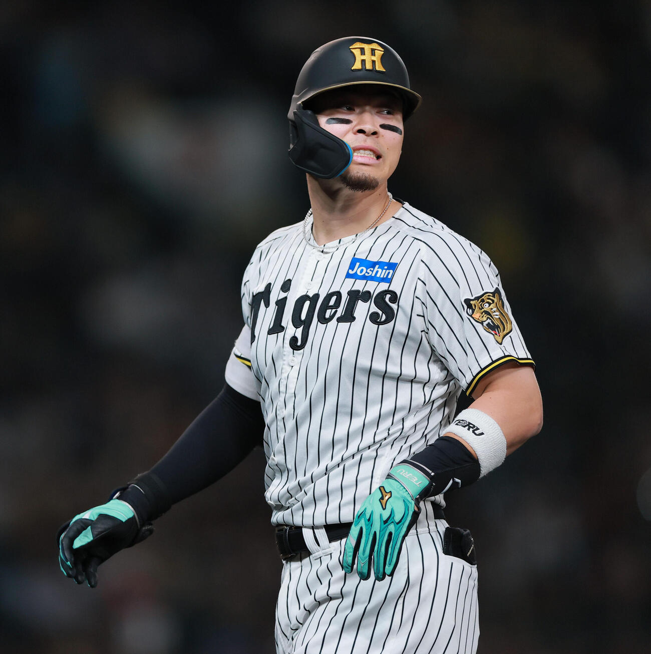 阪神対ヤクルト　6回裏阪神無死、佐藤輝明は右飛に倒れる（撮影・上山淳一）