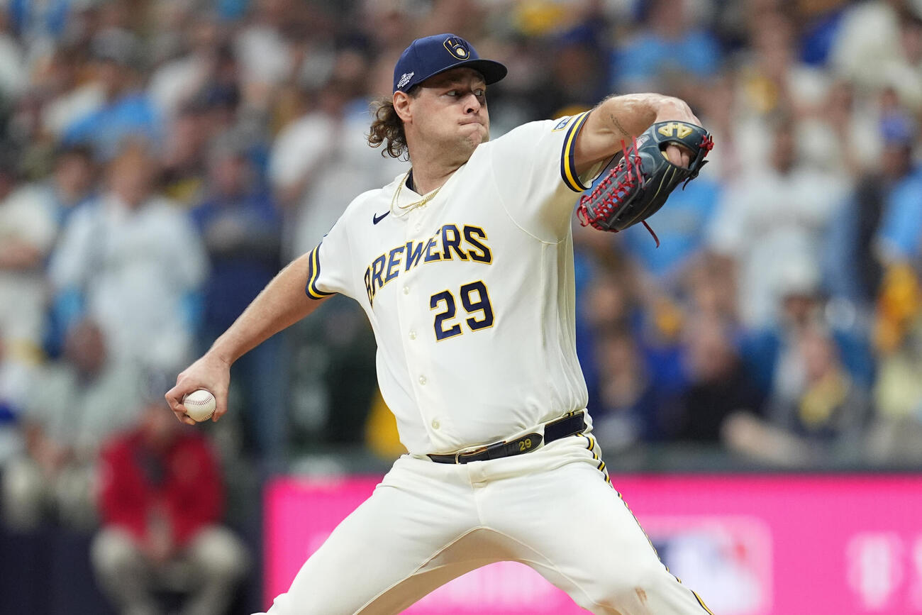 ドジャース戦で投球するブルワーズ・メギル（AP）