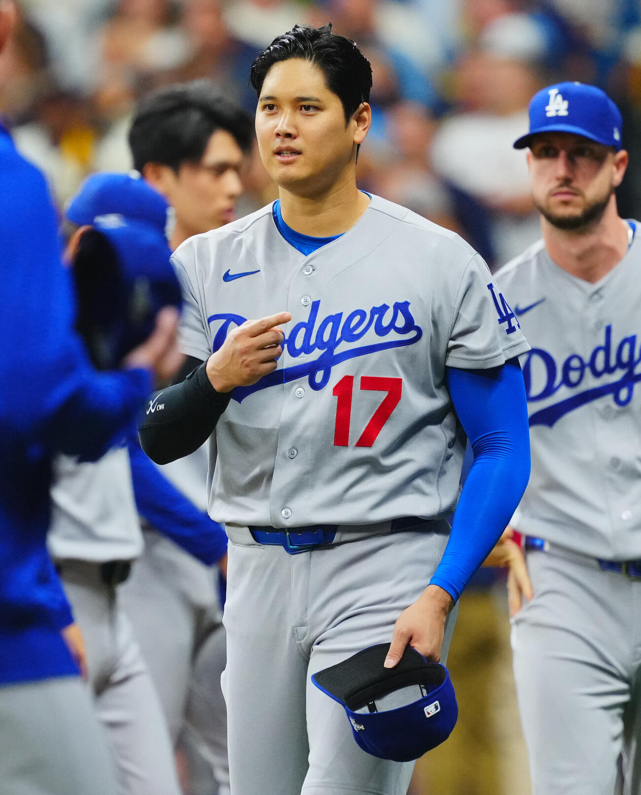 ブルワーズ対ドジャース　試合前笑顔を見せるドジャース大谷翔平（撮影・垰建太）