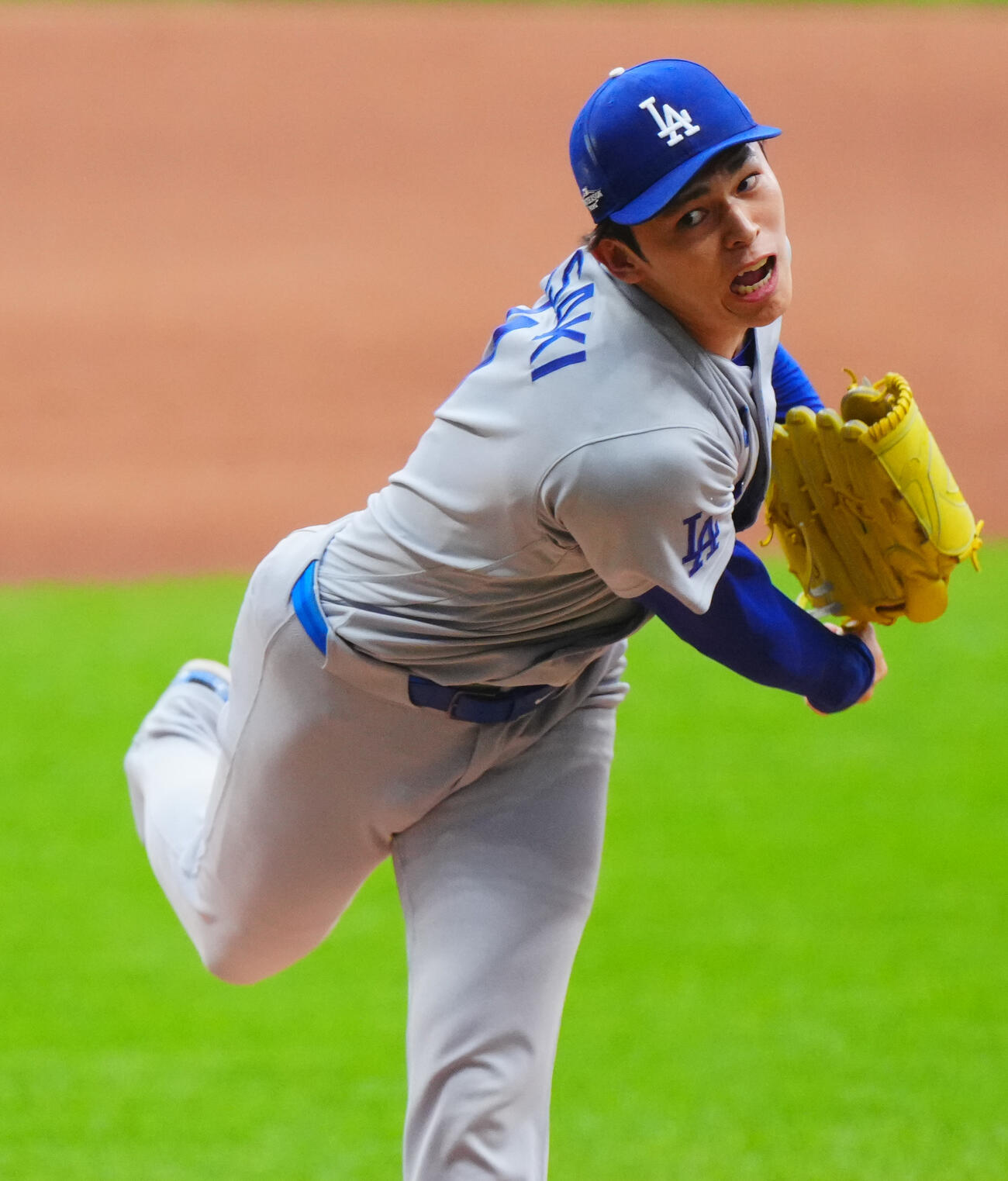 ブルワーズ対ドジャース　4回裏、ドジャース3番手で力投する佐々木朗希（撮影・垰建太）