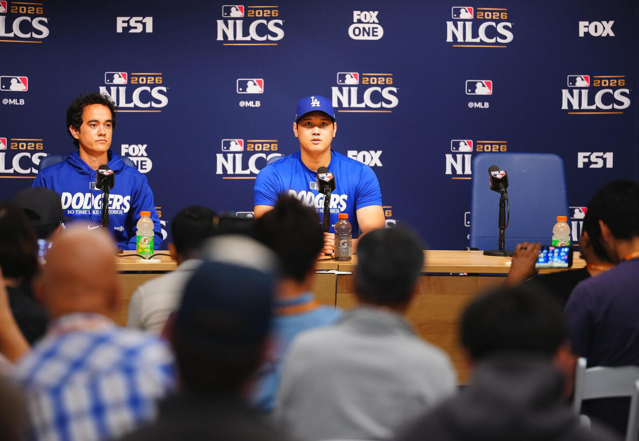前日会見に急遽登壇するドジャース大谷翔平（撮影・垰建太）