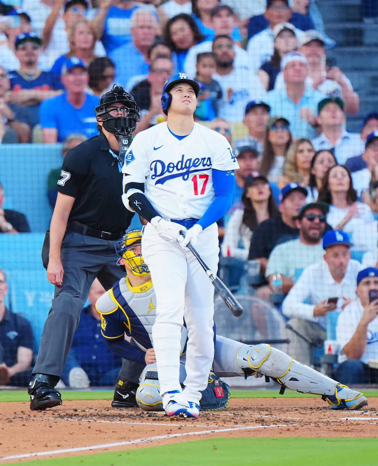 ドジャース対ブルワーズ　2回裏ドジャース2死一、二塁、3点本塁打を放つ大谷翔平（撮影・垰建太）