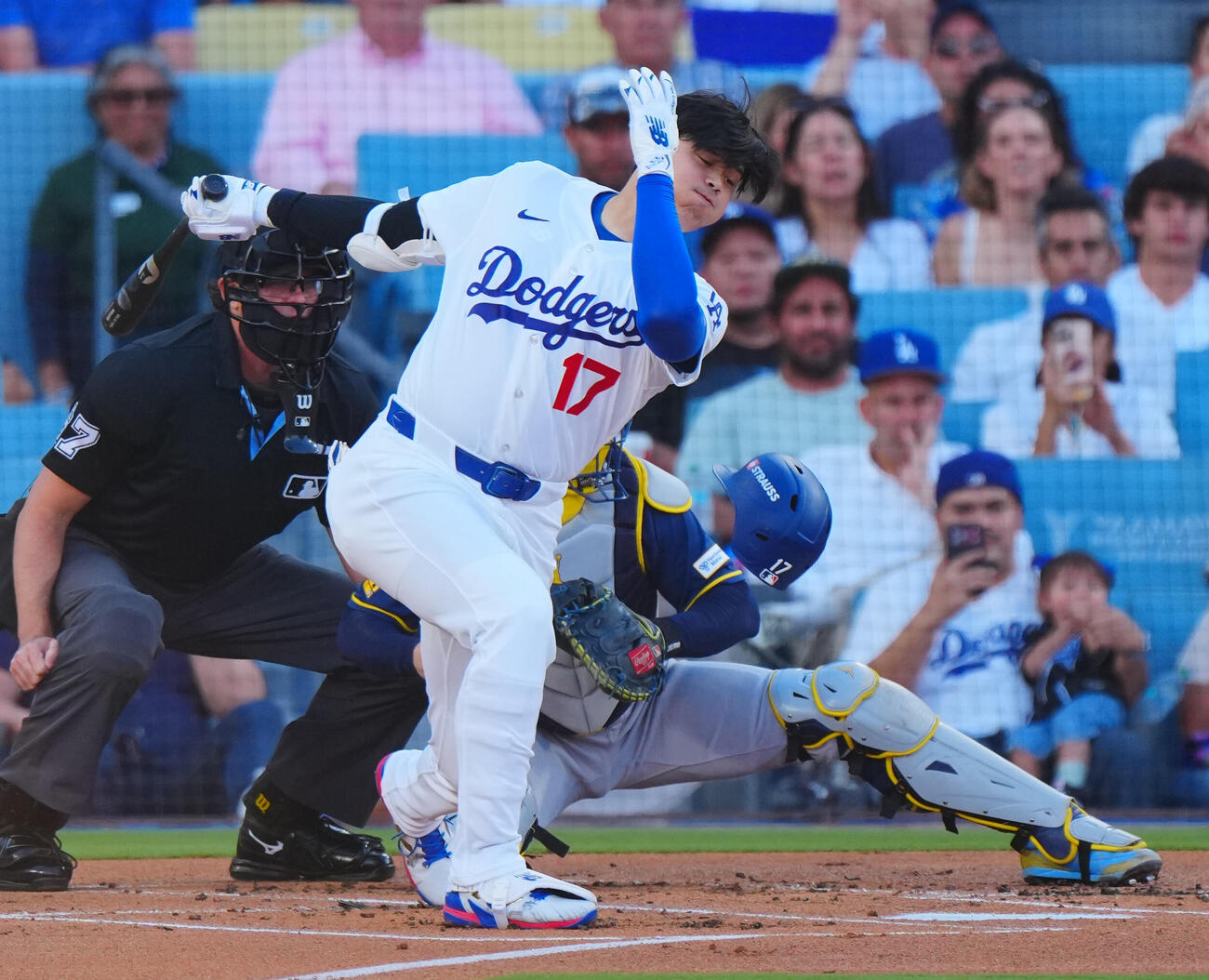 ドジャース対ブルワーズ1回裏ドジャース無死、空振り三振に倒れる大谷翔平（撮影・垰建太）