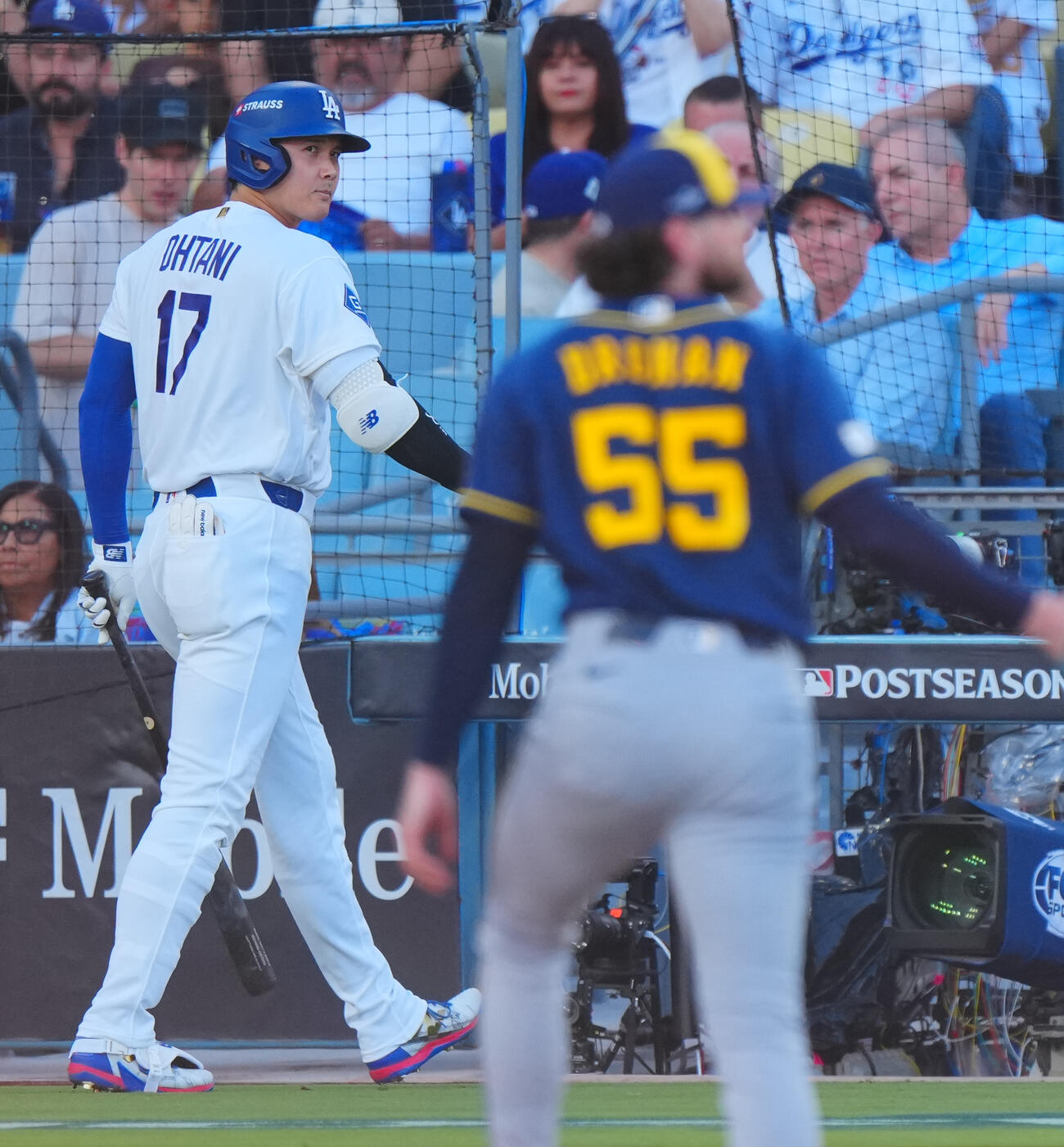 ドジャース対ブルワーズ1回裏ドジャース無死、空振り三振に倒れる大谷翔平（撮影・垰建太）