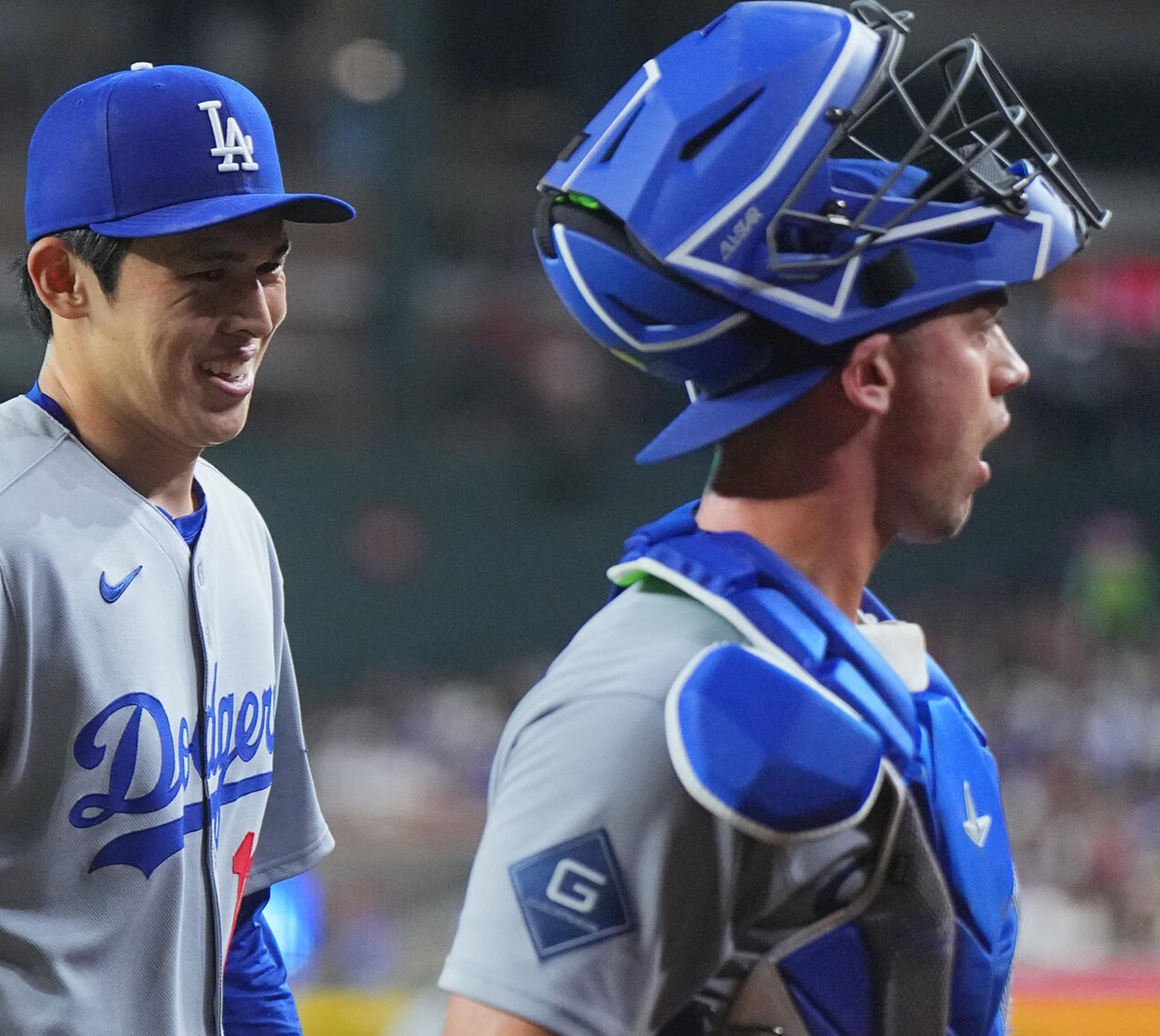 ドジャース佐々木（左）と捕手ロートベット（2025年9月撮影）