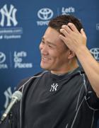 笑顔で会見するヤンキース田中（撮影・菅敏）