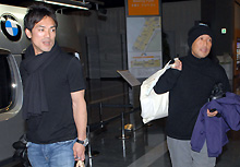トレーナーの宮本氏(右)と渡米したアストロズ松井(撮影・橘信男)
