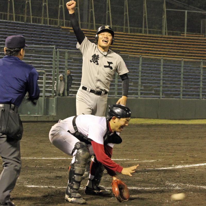 甦った「奇跡のバックホーム」松山商－熊本工OB戦 - 大学・社会人