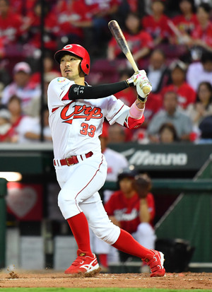 SR ベースボールヒーローズ　2014 菊池涼介　BGS9点 入団1年目から15年 広島】菊池涼介「今日は年寄りが1、2番」今季1号 ゲームセンター・ゲームカード
