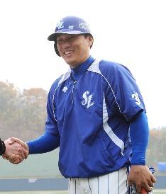 元ロッテのイ・スンヨプ引退試合2発！有終の美飾る - プロ野球 : 日刊