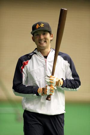 日本ハム杉谷、特注「拳士」帽子いじられやや涙目 - プロ野球 : 日刊