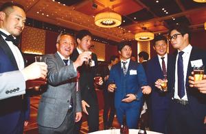 履正社 岡田監督慰労会にｏｂ山田哲人 ｔ岡田ら プロ野球 日刊スポーツ