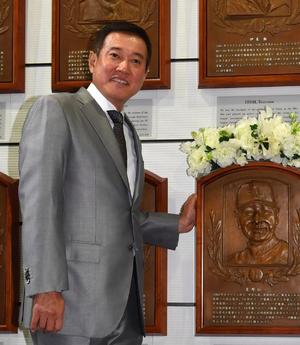 原辰徳 1000勝記念 ゴールドメタルプレート （ナンバリング入り） 原