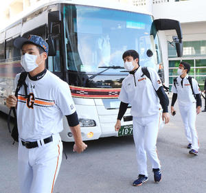 巨人が全員緊急帰京 インフル禍キャンプ１日前倒し プロ野球 日刊スポーツ