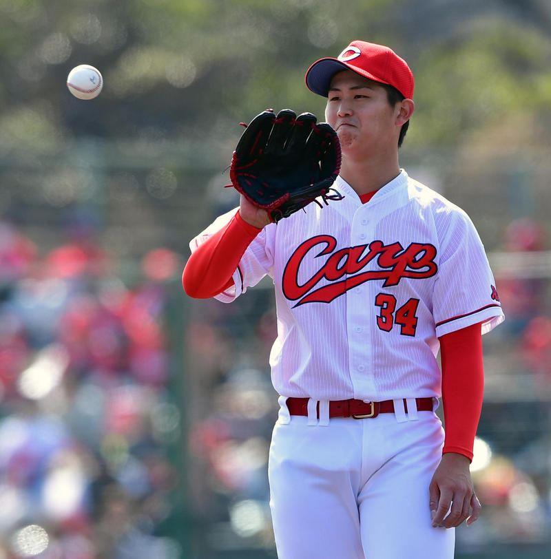 広島東洋カープ 高橋昂也投手 実使用 スパイク アンダーアーマー 高橋昂也 プロ初勝利 「難攻不落」限定400枚 Tシャツ