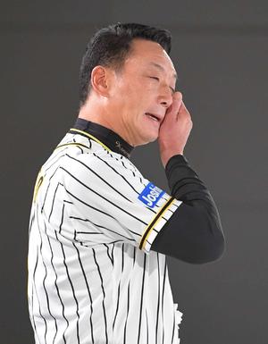 金本監督が天国の星野氏へ涙の誓い「必ず優勝する」 - プロ野球 : 日刊