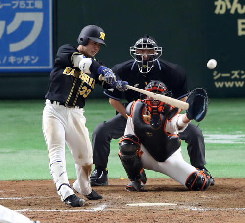 巨人対阪神　８回表阪神１死、糸原は左飛に倒れる（撮影・松本俊）