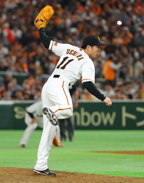 巨人３番手の上原浩治（撮影・宮崎幸一）