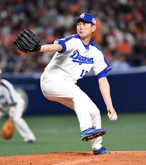 中日４番手の岩瀬（撮影・前岡正明）