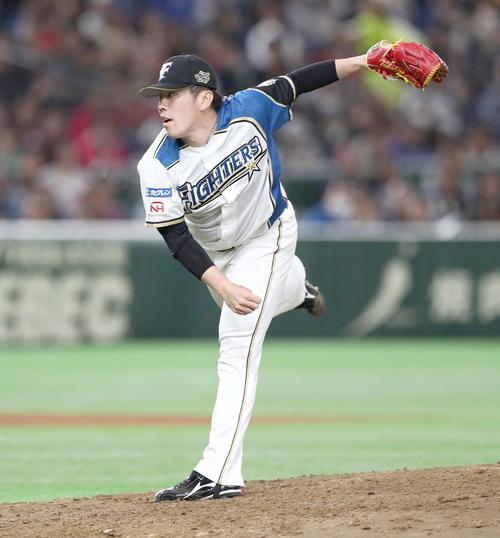 日本ハム対ロッテ　６回に登板しプロ初勝利を挙げた西村（撮影・黒川智章）