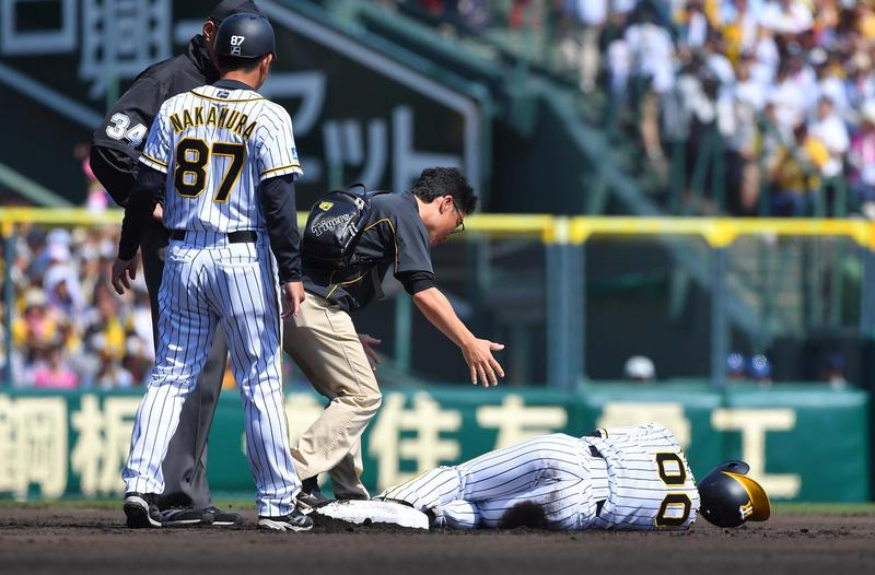 阪神上本が1回負傷退場 盗塁成功も左足痛める - プロ野球 : 日刊スポーツ