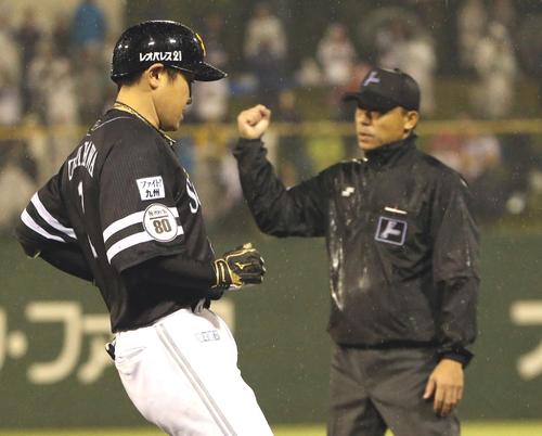 9回表ソフトバンク無死、内川聖一は遊ゴロに倒れる(撮影・栗木一考)