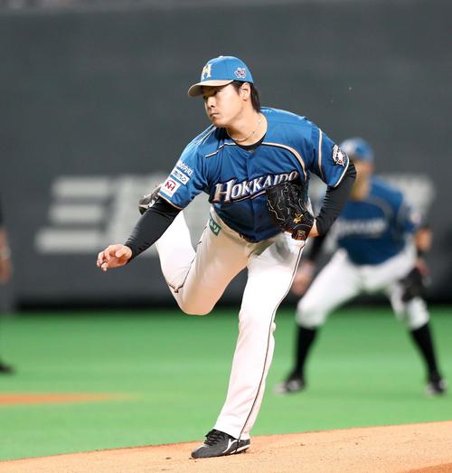 日本ハム対楽天 日本ハム先発の有原(撮影・黒川智章)
