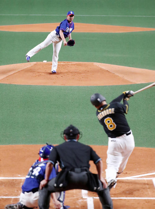 １回裏阪神２死、松坂は福留から三振を奪う（撮影・加藤哉）