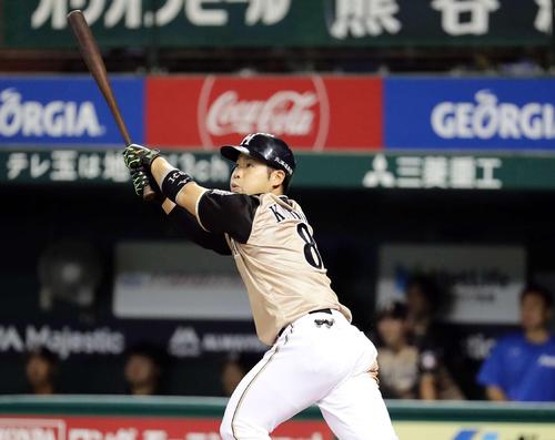 西武対日本ハム　７回表日本ハム無死一、三塁、近藤は左翼に３点本塁打を放つ（撮影・浅見桂子）