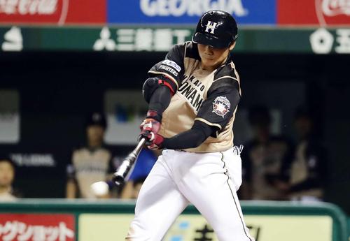 西武対日本ハム　７回表日本ハム２死二塁、右前適時打を放つ清宮（撮影・浅見桂子）