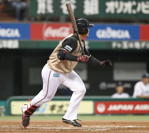 西武対日本ハム　２回表日本ハム１死、左前打を放つ清宮（撮影・黒川智章）