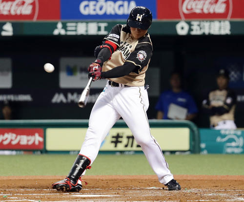 西武対日本ハム　２回表日本ハム１死、清宮は左前打を放つ（撮影・浅見桂子）