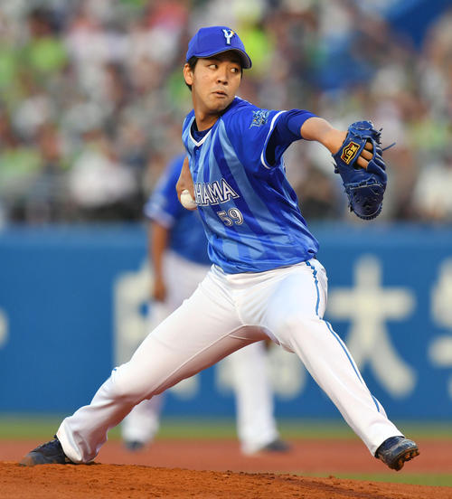 ヤクルト対DeNA 先発で力投するDeNA平良(撮影・滝沢徹郎)