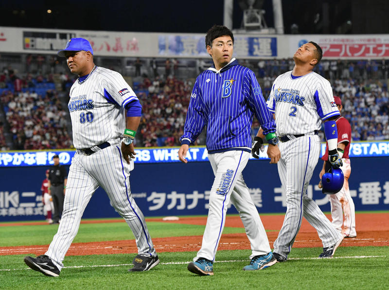 ｄｅｎａ暗雲 ２冠王ロペス負傷交代 明日病院に プロ野球 日刊スポーツ