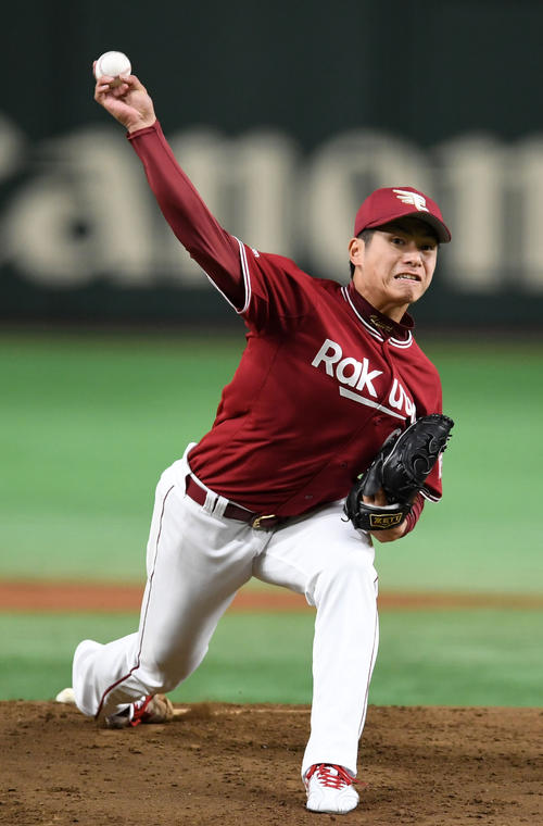 巨人対楽天　力投する楽天先発の古川（撮影・横山健太）