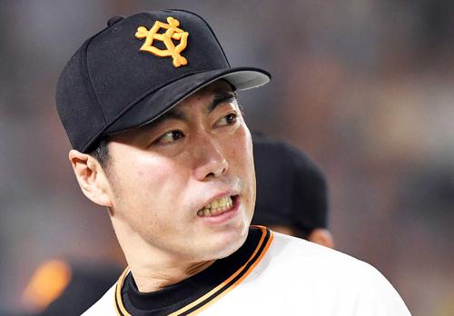 巨人対楽天　８回表、楽天の藤田一也に勝ち越しの本塁打を浴びた巨人上原（撮影・たえ見朱実）